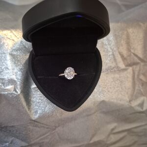 Manhattan - 3 Carat Oval